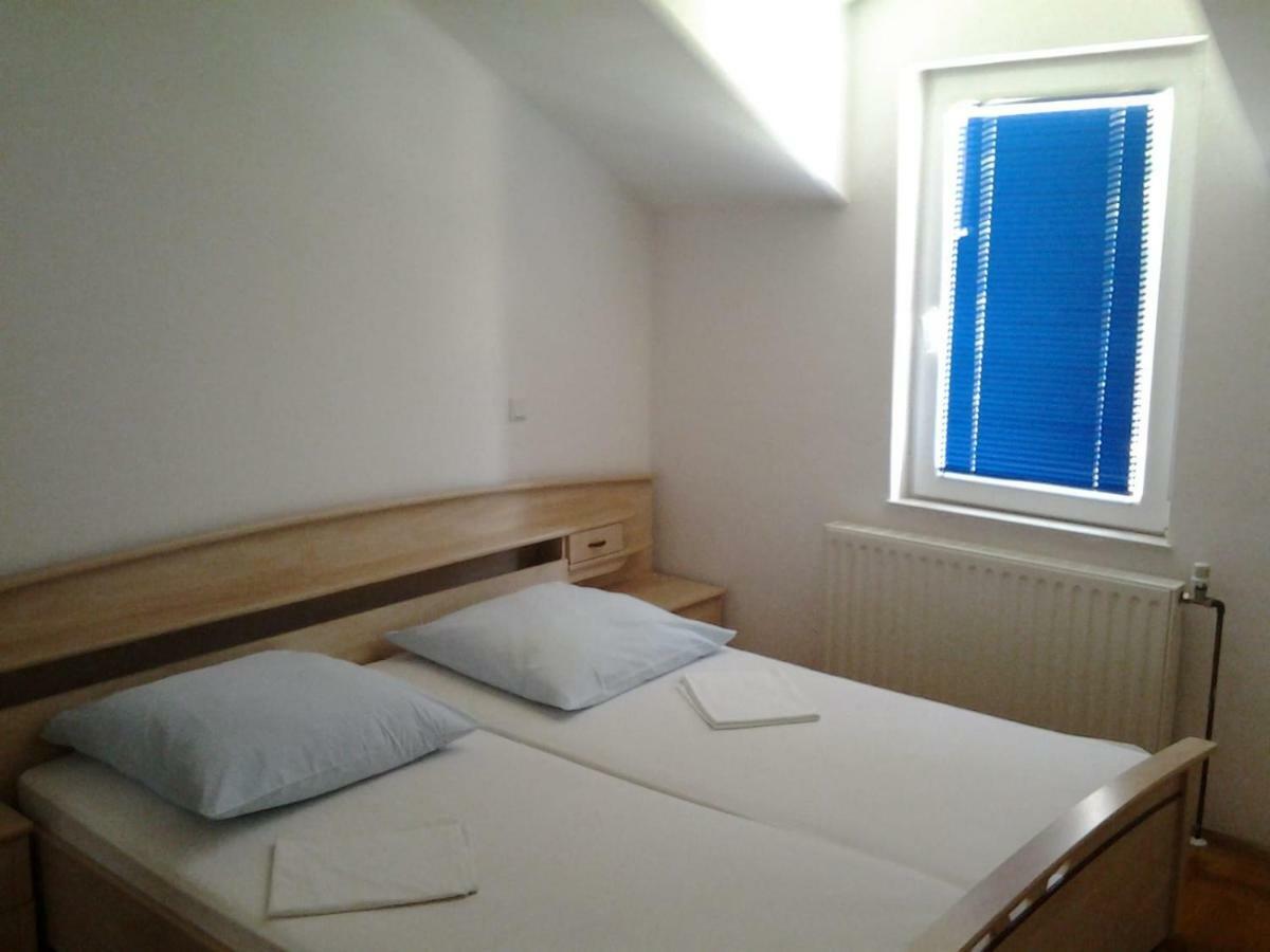 Apartmani "Radi" Baška Voda Екстериор снимка