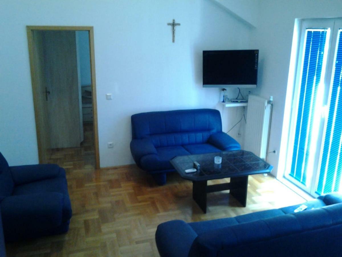Apartmani "Radi" Baška Voda Екстериор снимка