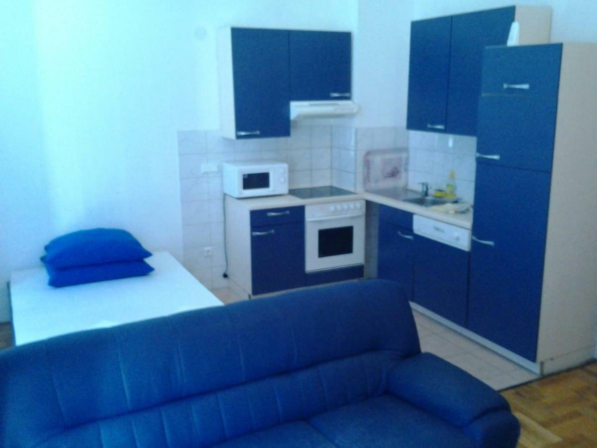 Apartmani "Radi" Baška Voda Екстериор снимка