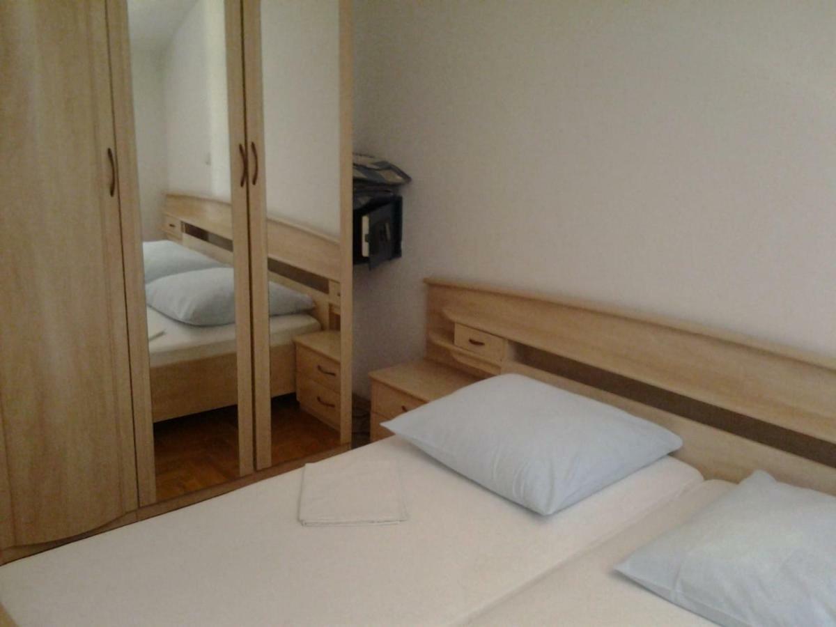 Apartmani "Radi" Baška Voda Екстериор снимка