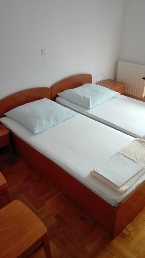 Apartmani "Radi" Baška Voda Екстериор снимка