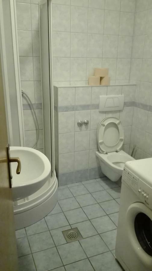 Apartmani "Radi" Baška Voda Екстериор снимка