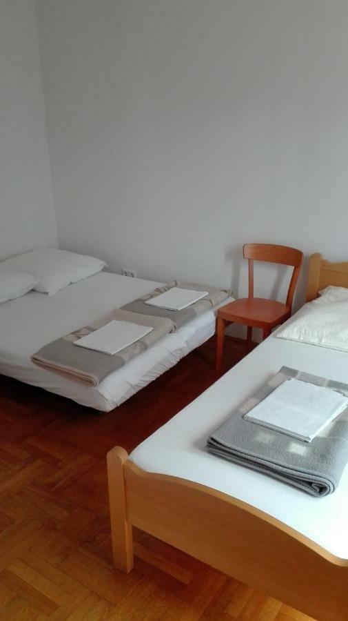 Apartmani "Radi" Baška Voda Екстериор снимка