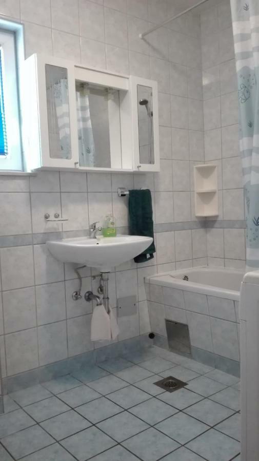 Apartmani "Radi" Baška Voda Екстериор снимка