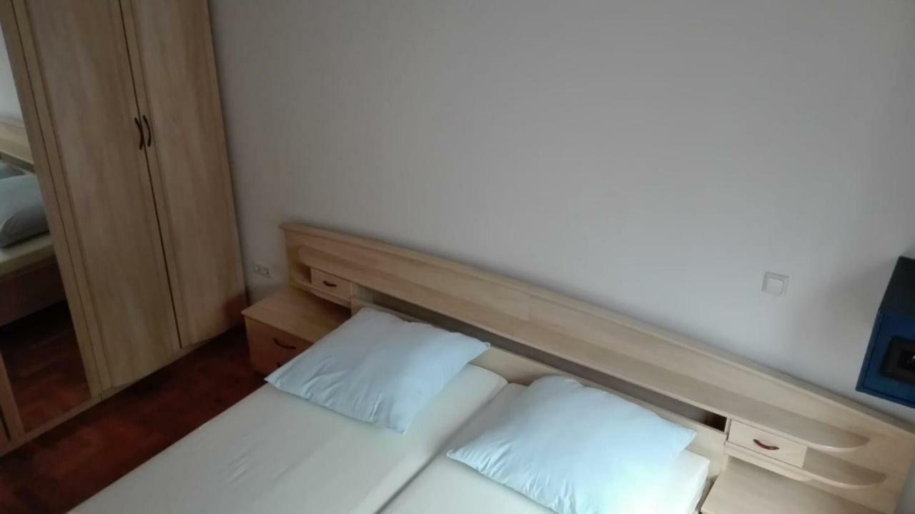 Apartmani "Radi" Baška Voda Екстериор снимка